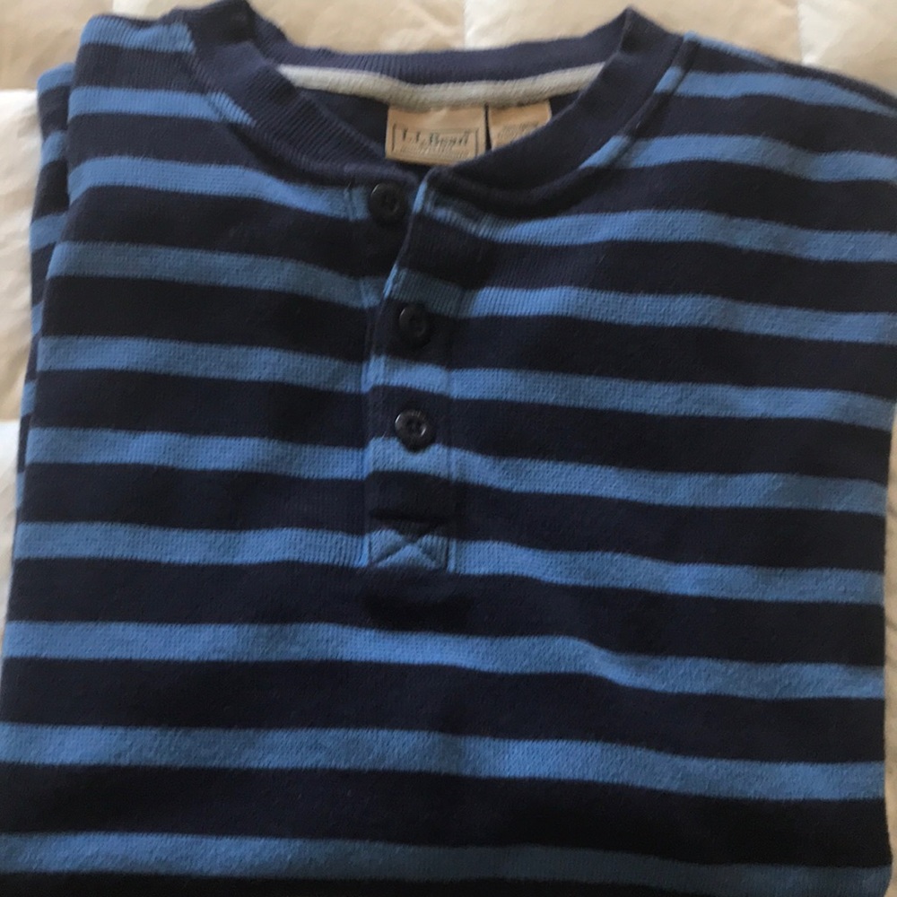 Button topHenley Shirt